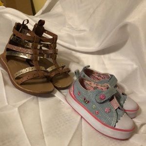 Lot of 2 pairs Baby Shoes Size 4 & 5 OshKosh & Poll Parrot